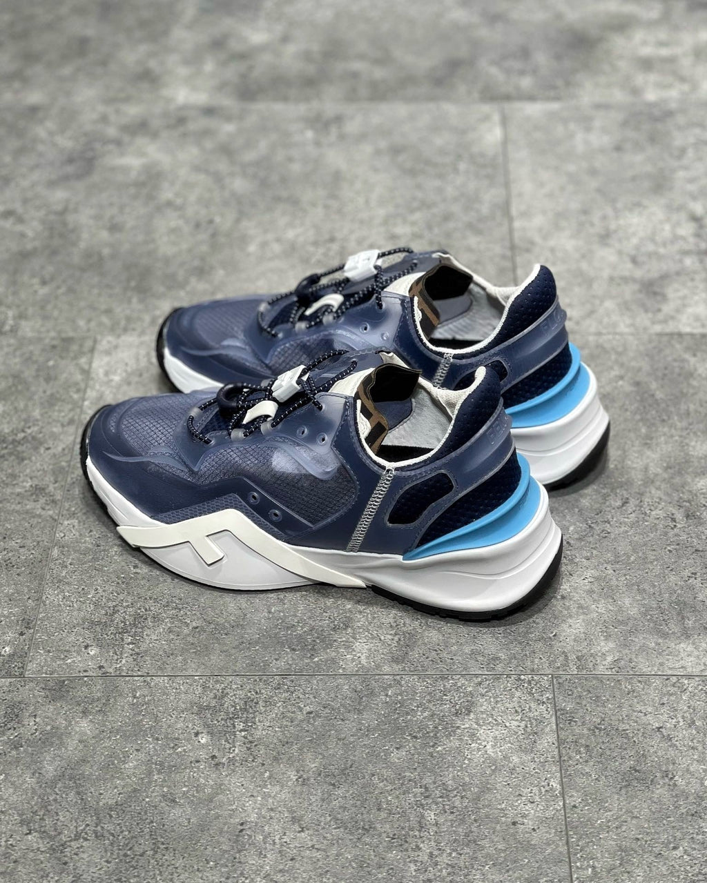 FEN Sneakers