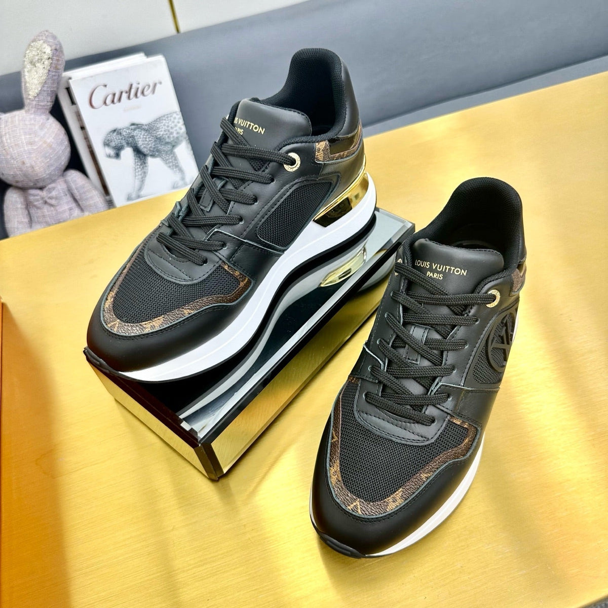 NEO RUN AWAY SNEAKER IN BLACK CALFSKIN